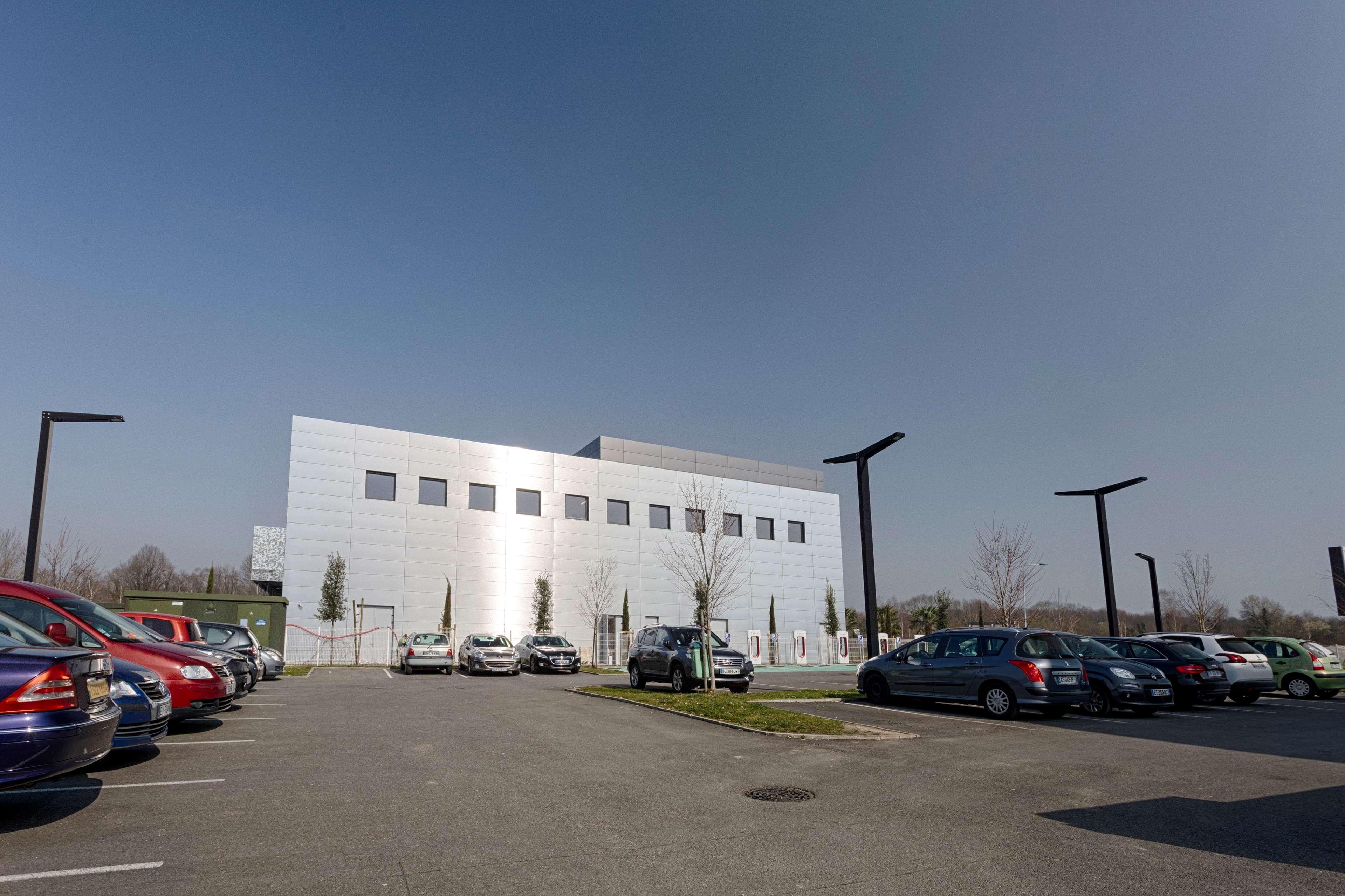 Kyriad Prestige Pau – Palais des Sports Bagian luar foto