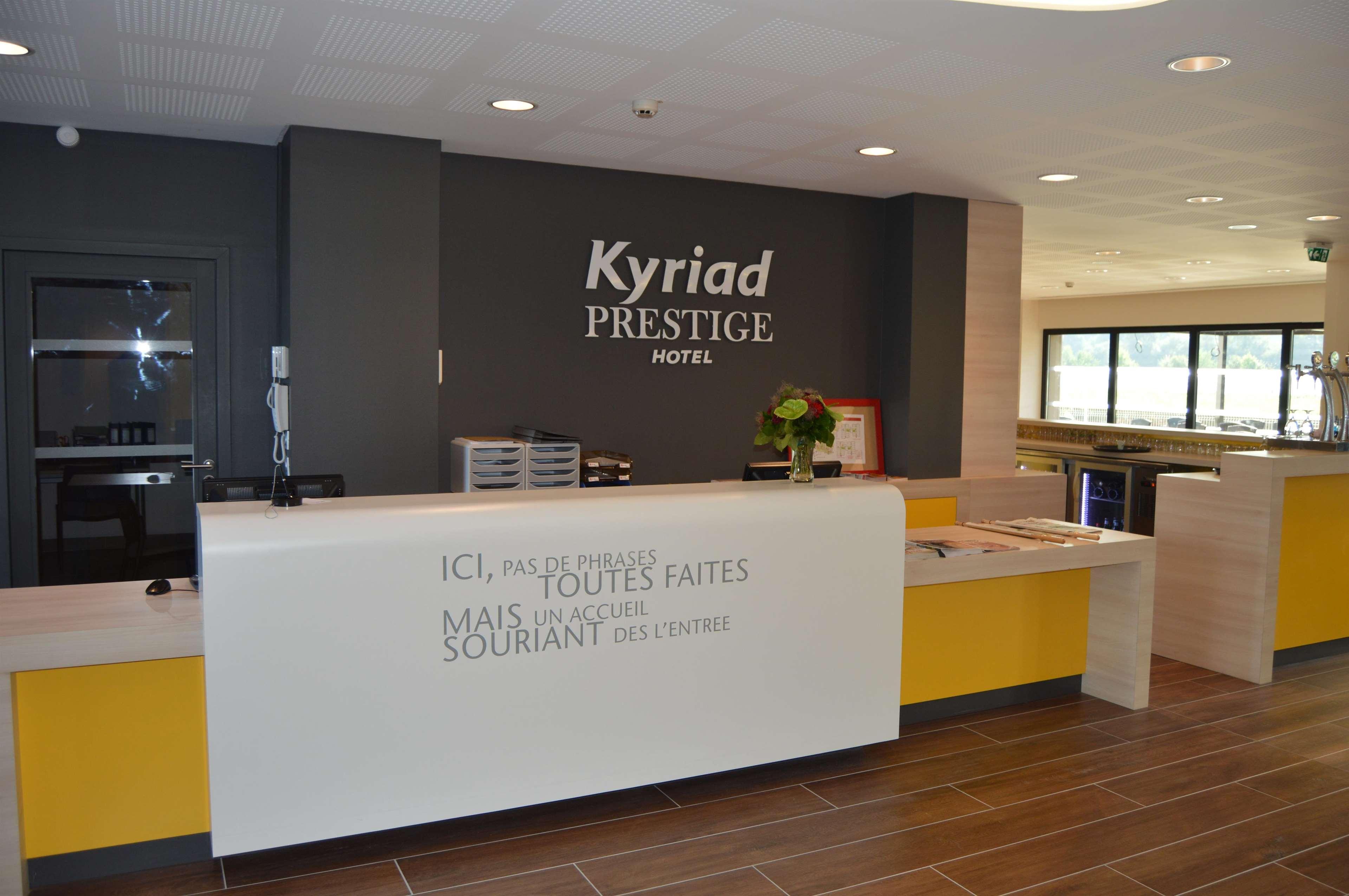 Kyriad Prestige Pau – Palais des Sports Bagian luar foto